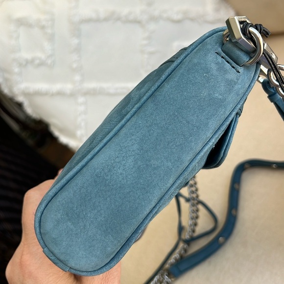 New REBECCA MINKOFF Mini Mac suede crossbody bag cloud blue - Picture 15 of 17
